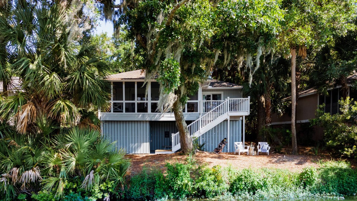 Marsh Island House | Sweet Tea by AvantStay | Waterside Sanctuary w/ Screened Porch & Deck Views