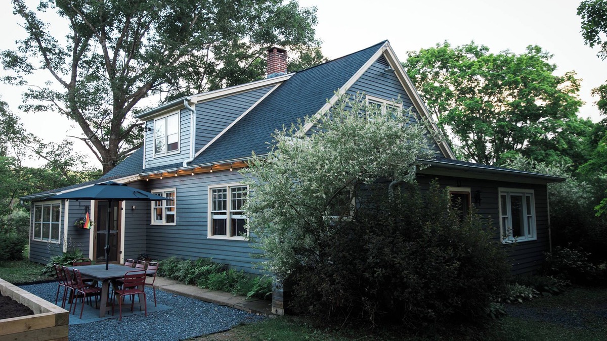 Berne House | Sweet Valley Hi: Sunlit Retro Retreat