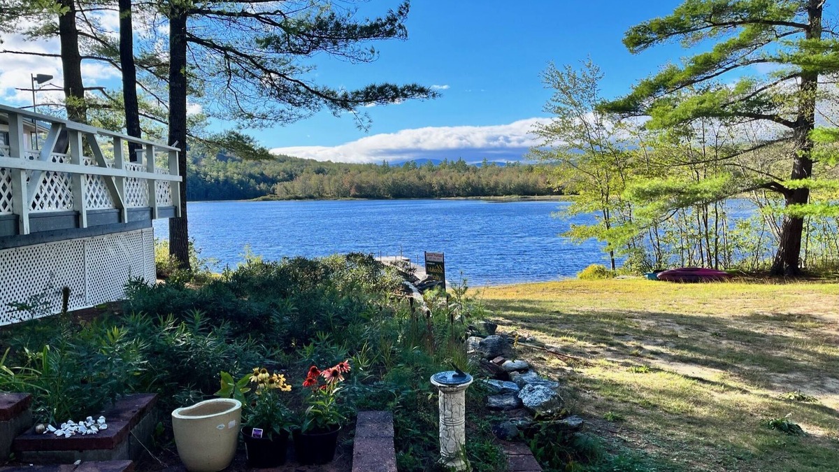 Stoneham Cottage | Sweet waterfront cottage, stunning sunsets, private, sleeps 4-8