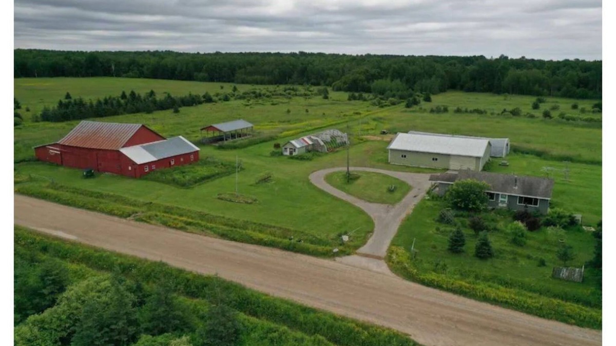 Hessel House | Sweet Winds Michigan Upper Peninsula Farm