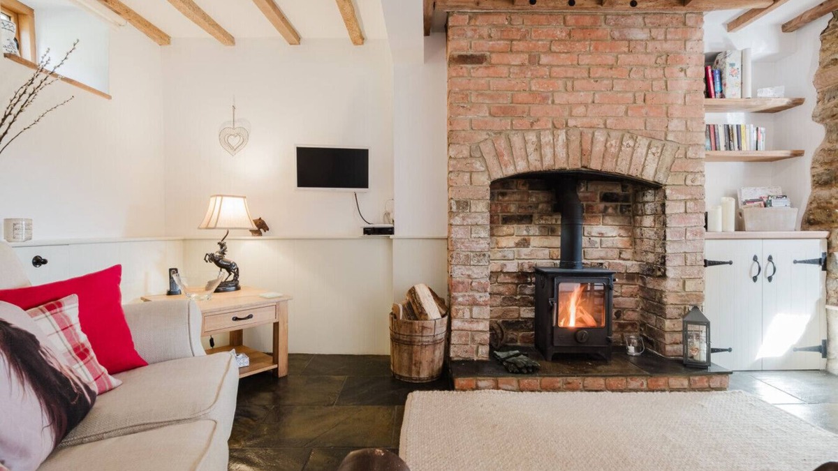 Sibford Gower Cottage | Sweetheart Cottage - Cosy 2 Bedroom in The Cotswolds