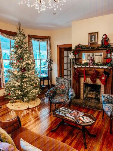 Gainesville Hotel | Sweetwater Branch Inn