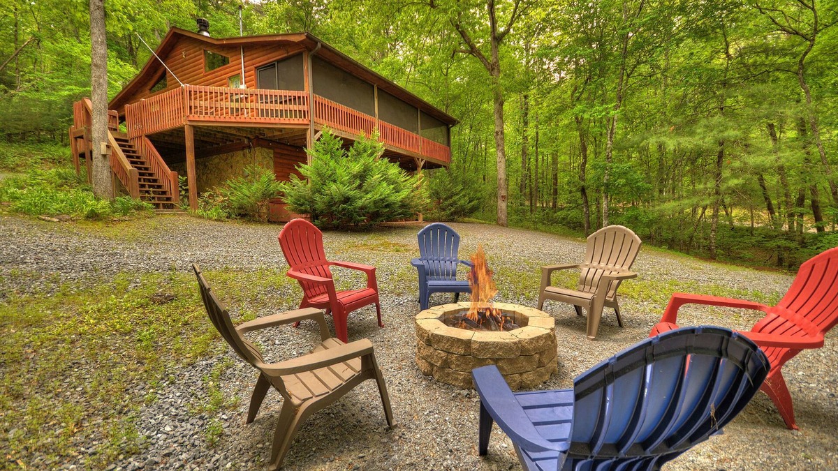 Epworth Cabin | Sweetwater Escape | Hot Tub | Creek Access | Pool Table |