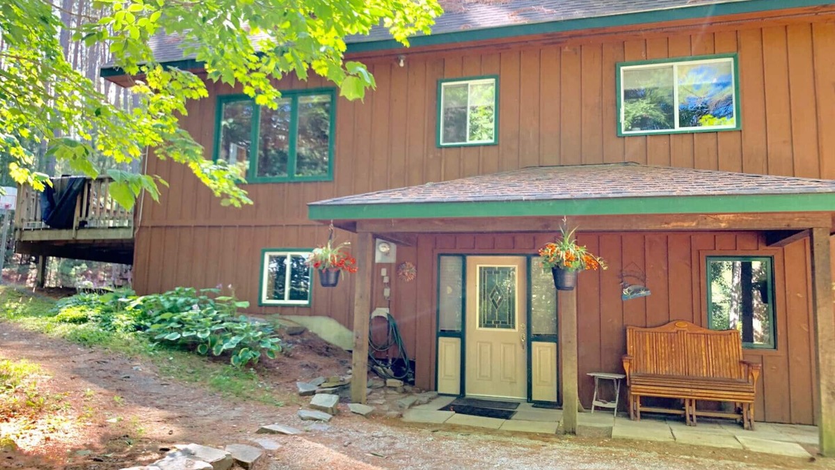 Algonquin Highlands Cottage | Swift's All Season Cottage - Dwight, Ontario
