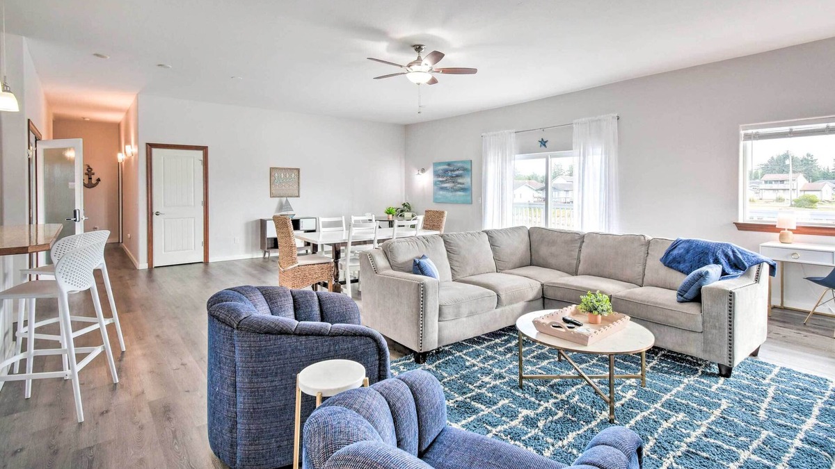 Ocean Shores Condo | Swim, Hike & Fish: Canalfront Gem in Ocean Shores