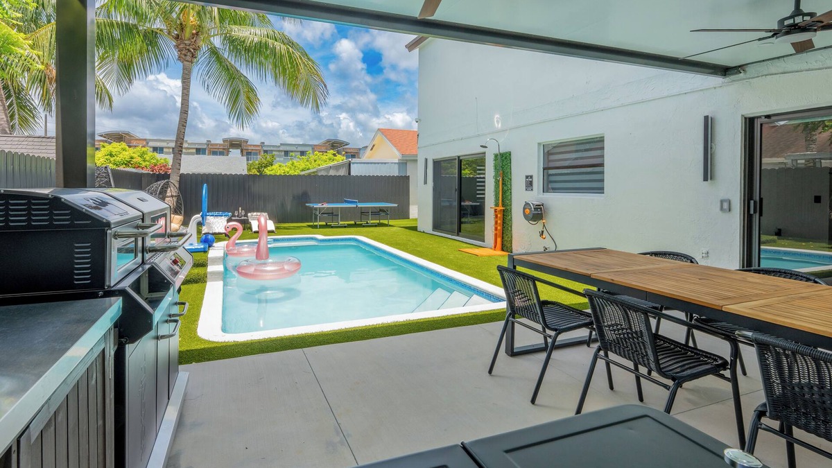 Princeton House | Swim, Sip & Stay-Your private POOL Gateway!Midway to Key Largo and Miami Beach.