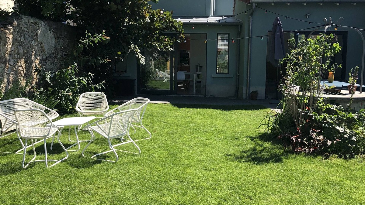 Montreuil House | Swimming pool and countryside just a stone's throw from Paris