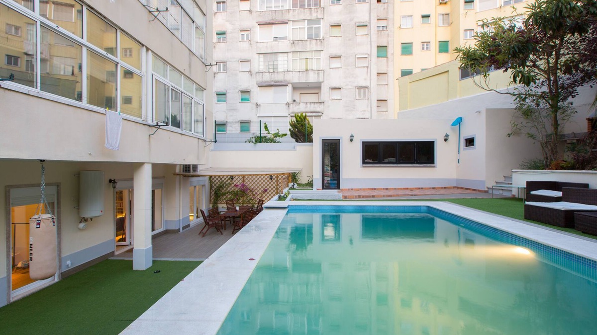 Marvila Apartment | Swimming Pool And Garden Apartment