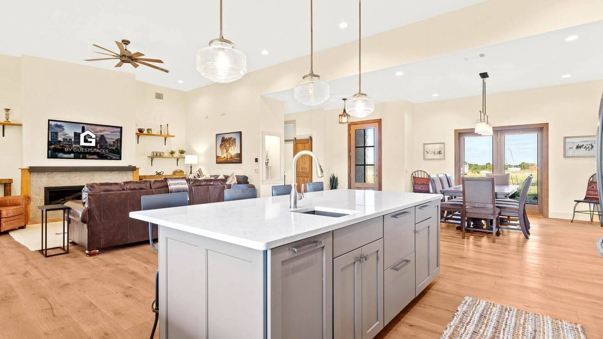 Georgetown House | Swimming Pool, Large Yard, New LOW 2024 Rates!