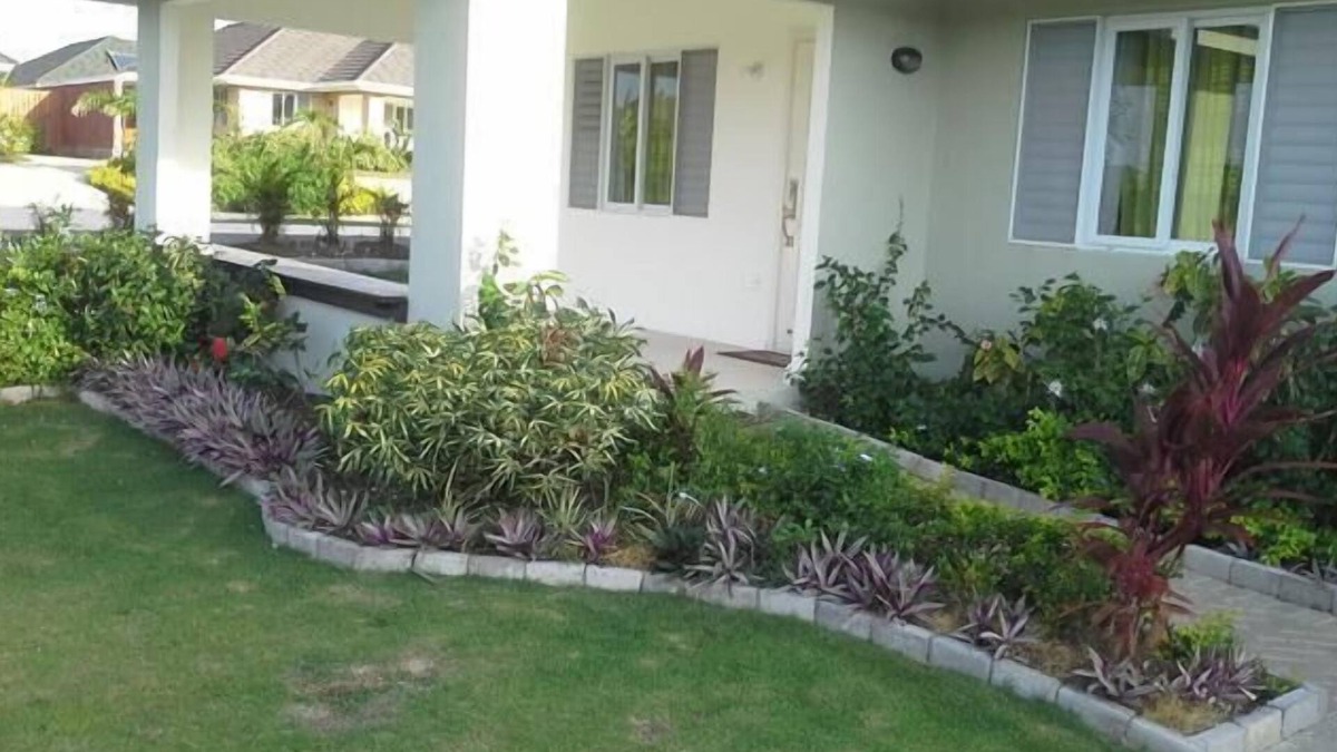 Runaway Bay House | Swimming Pool Suitable For Children Over 5 Air Conditioning Free WiFi