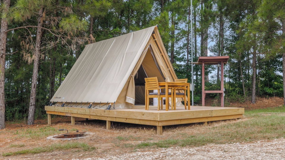 Onalaska RV Rental | Swims and Sunsets, Glamiping at Lake Livingston