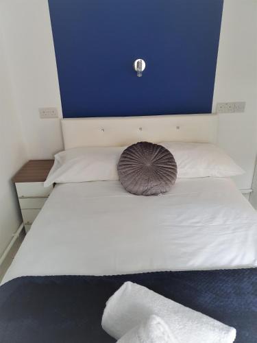 Swindon Apartment | Swindon Old Town Studio - EnterCloud9SA