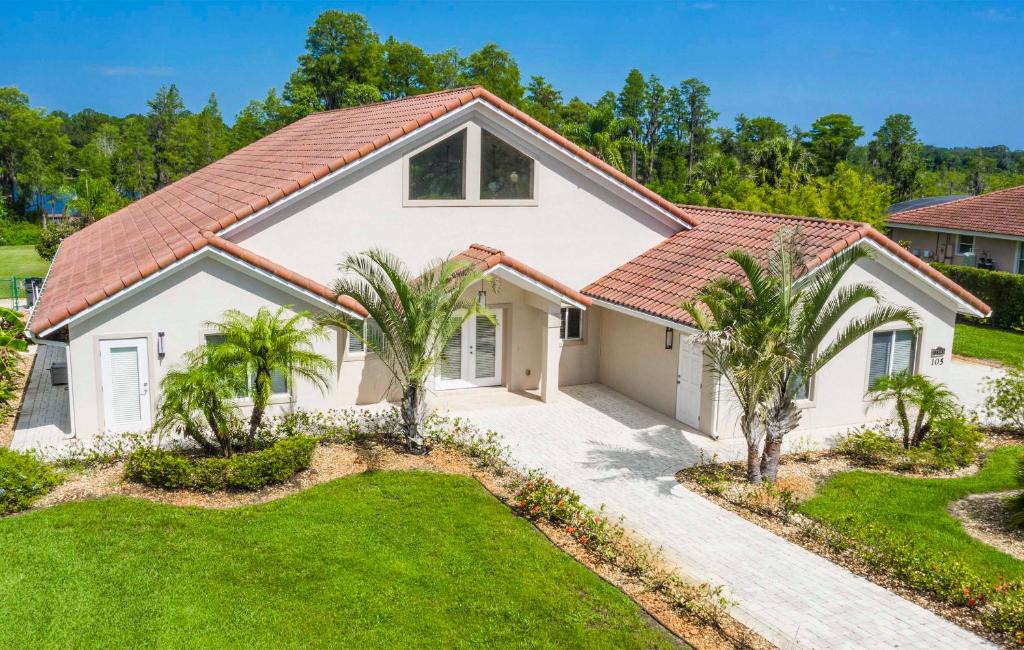 Groveland House | SWISS 105 - Lake Olsen