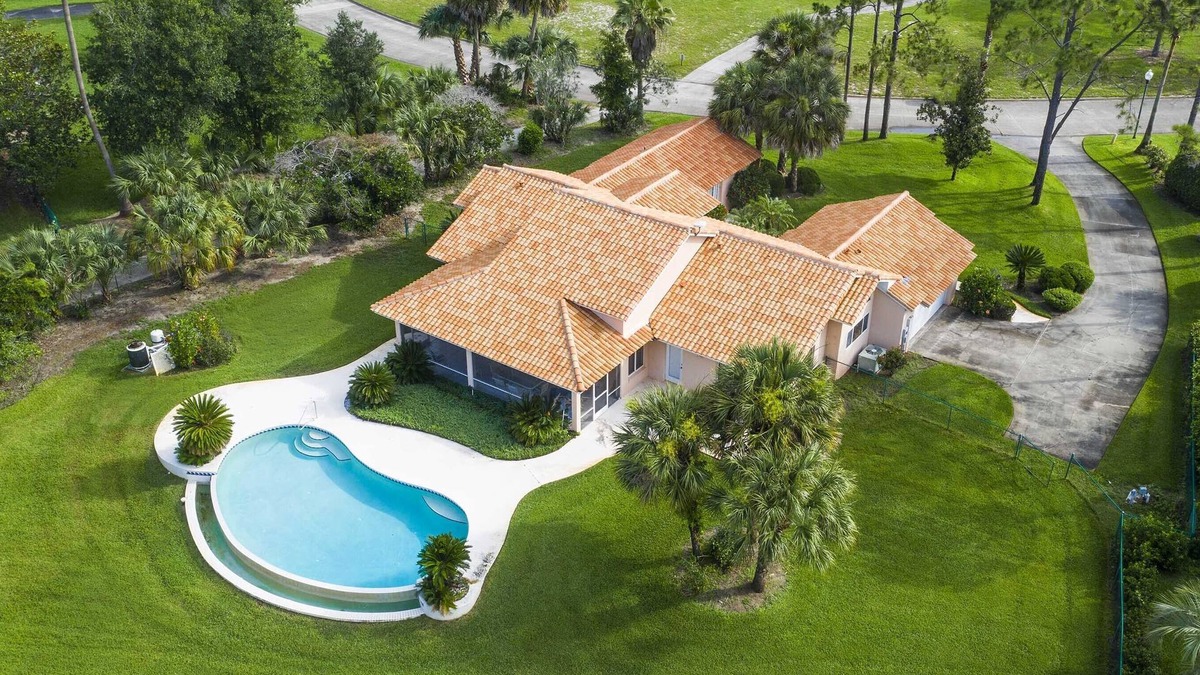 Groveland House | SWISS 30 - Golf Course