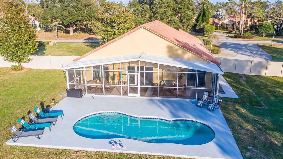Groveland House | Swiss 49 - Lake Denise