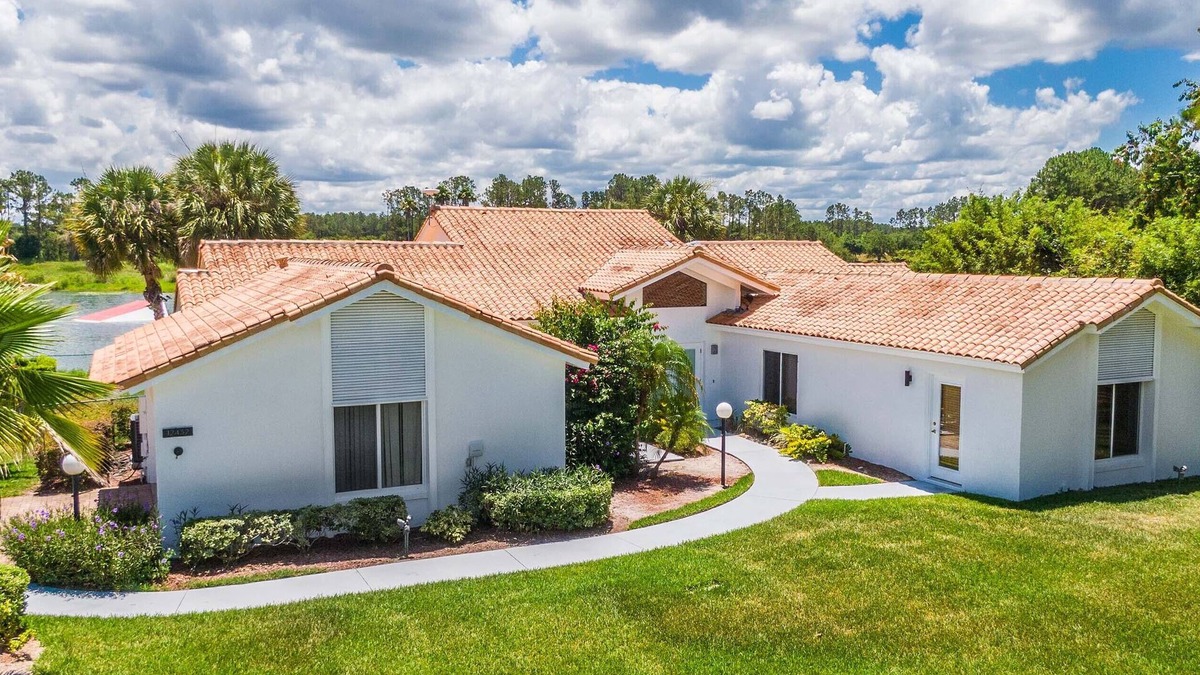 Groveland House | SWISS 57 - Lake Denise