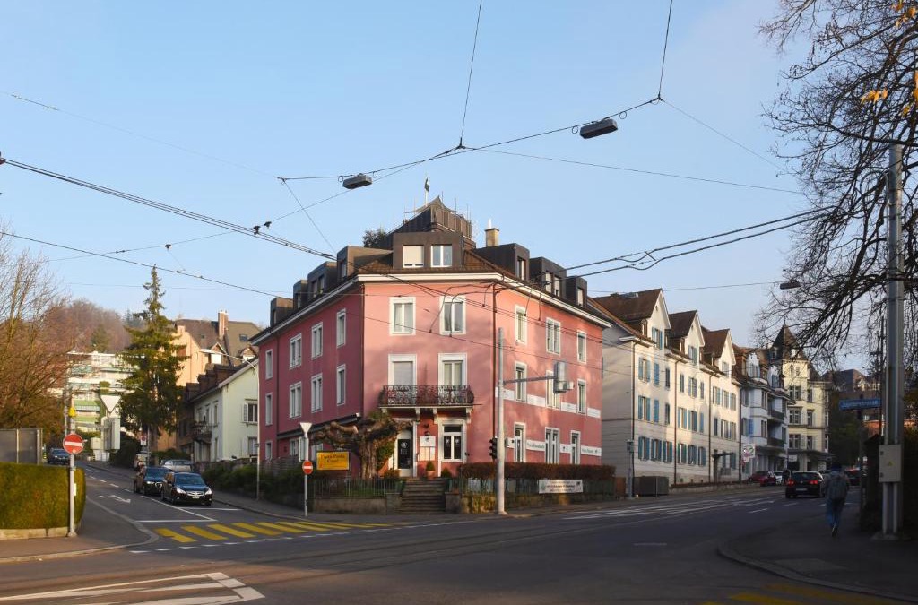 Hottingen Apartment | Swiss Star California - Self Check-In