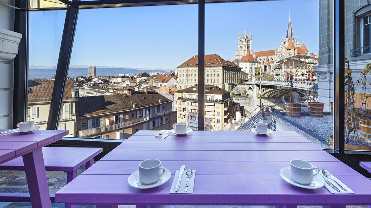 Lausanne Center Hotel | Swiss Wine by Fassbind