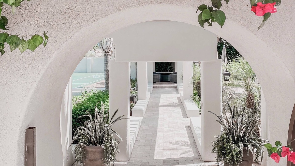 Sundown Manor House | SWSS - Seen on TV: Sport/Game Court, Pool, Hot Tub, Chef’s Kitchen, water slide - Celebrity Hideaway