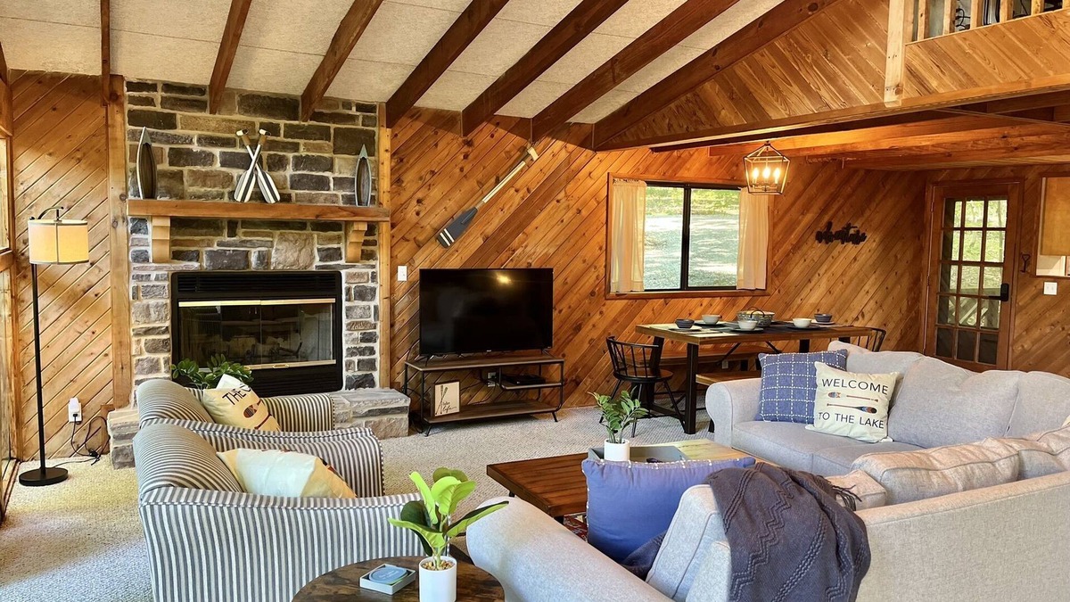 Innsbrook Ski Chalet | Sycamore Retreat - Family Friendly, Waterfront Chalet