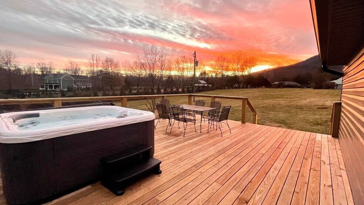 Afton House | Sycamore Shade: 151 House, HOT TUB, Mountain Views