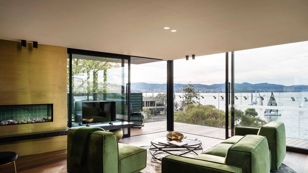 Battery Point Apartment | 'Sydney' - Waterfront penthouse in Battery Point