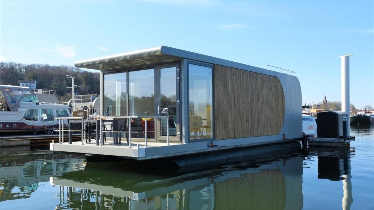Heugum Boat Rental | Sylt | Luxury Houseboat in Maastricht | 4+1