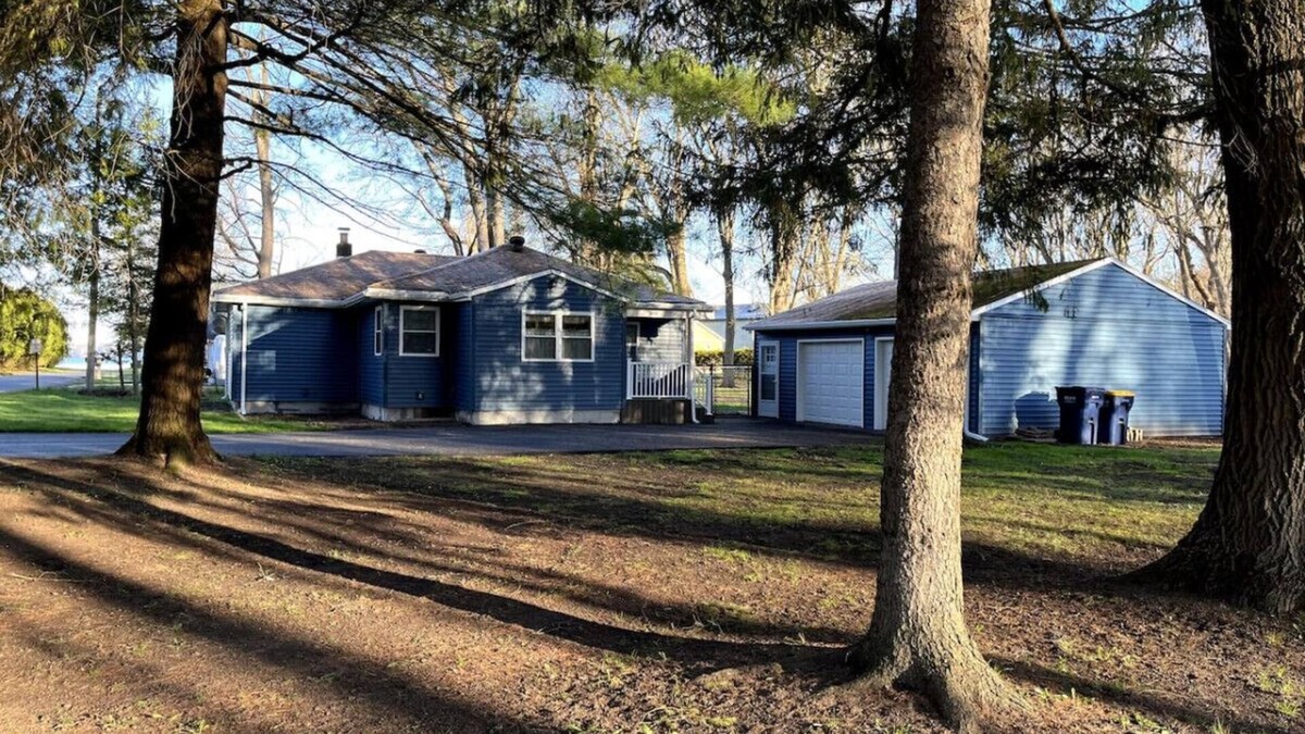 Blossvale Cottage | Sylvan Beach Cottage