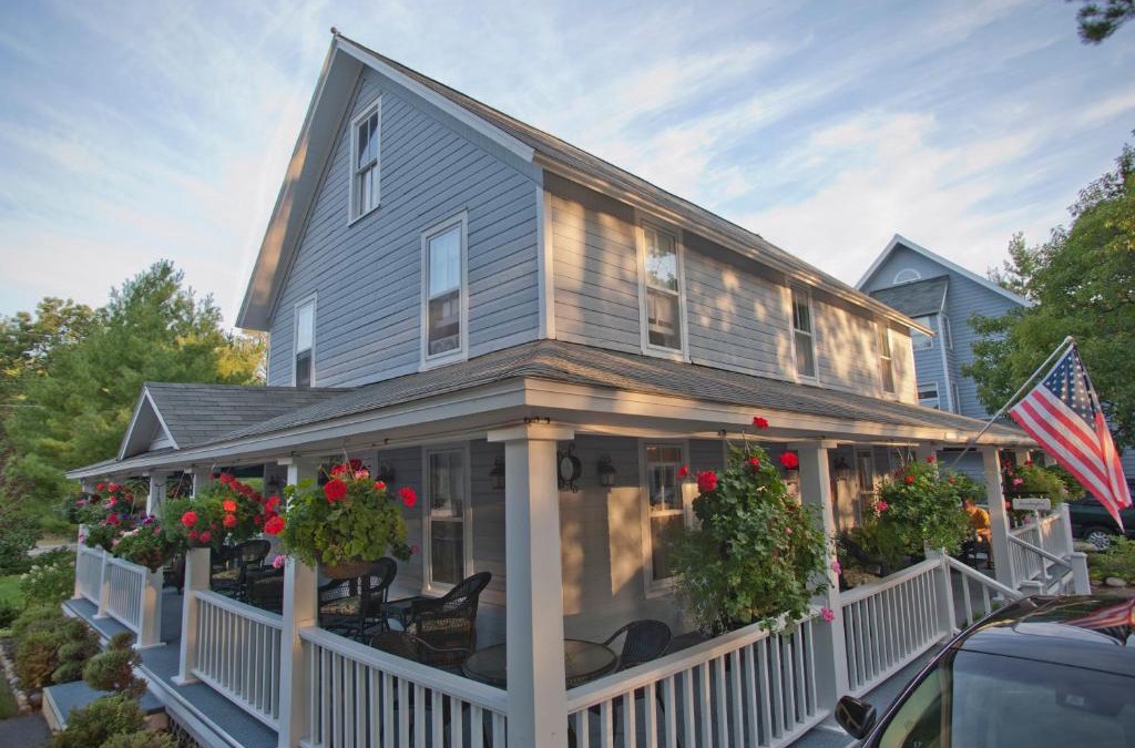 Glen Arbor Bed & Breakfast | Sylvan Inn Bed & Breakfast