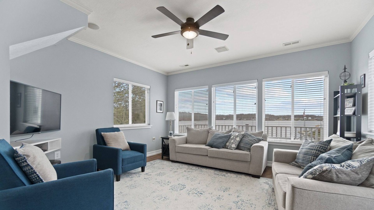 Brimfield House | Sylvan lakefront; pet friendly; sleeps 8
