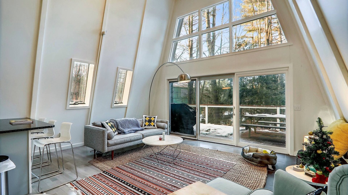 Stowe Area Cabin | Sylvan Park: 3 br A-frame w/deck near Village!