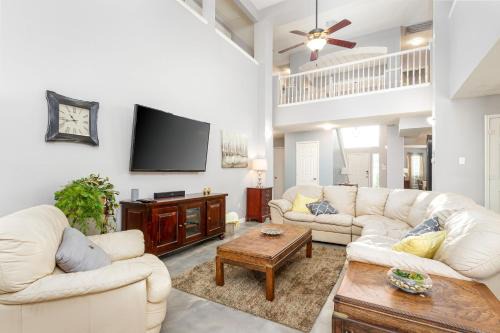 Fossil Creek Villa | Symphony Home near Fort Worth Stockyard, Globe Life, AT&T by HomeStayPros