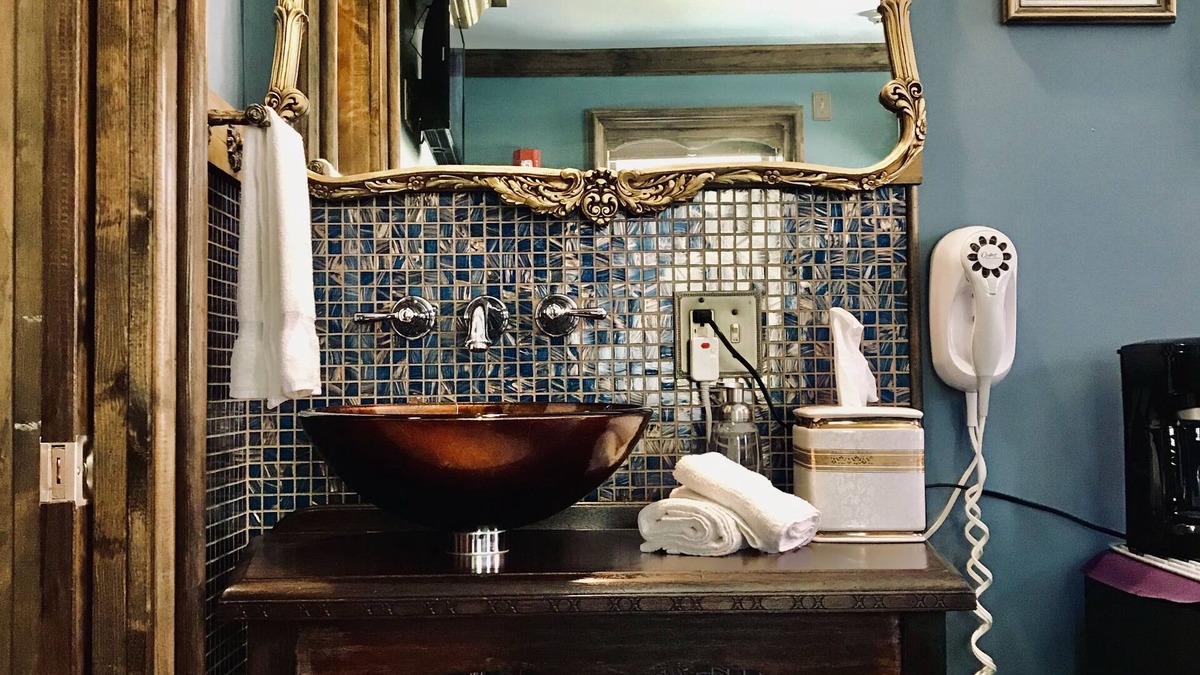 Over-the-Rhine Hotel | Symphony Hotel & Restaurant