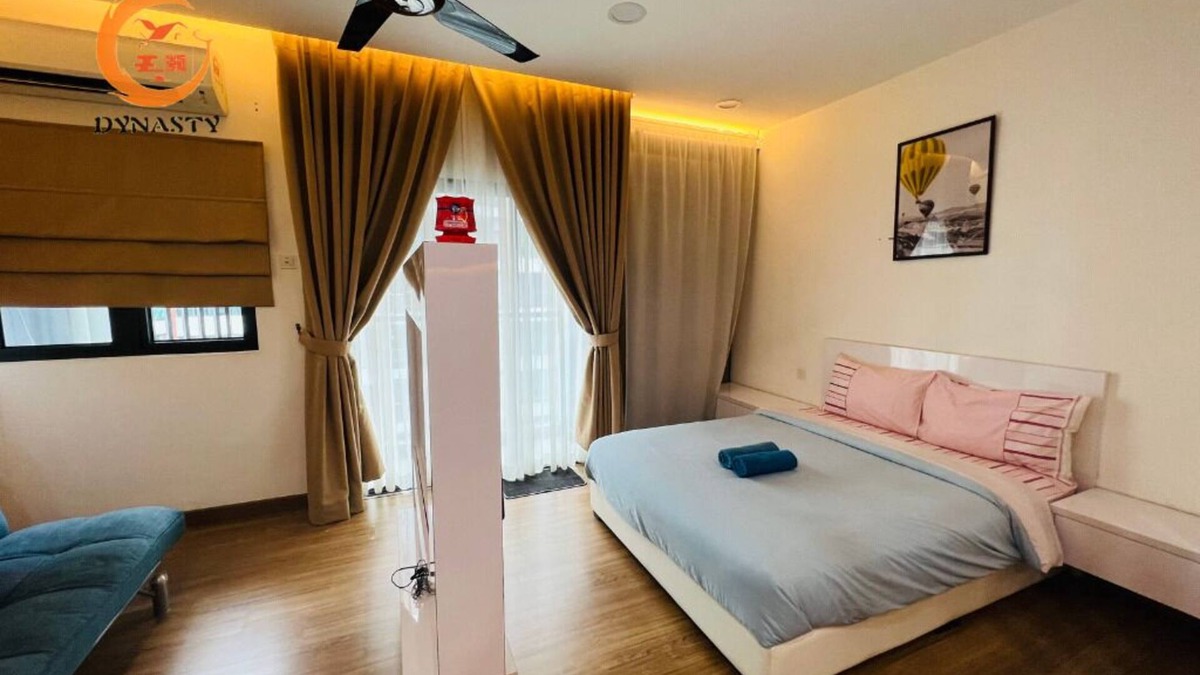 Seri Kembangan Apartment | Symphony Tower Studio with sofa bed and Netflix ~ Malaysia