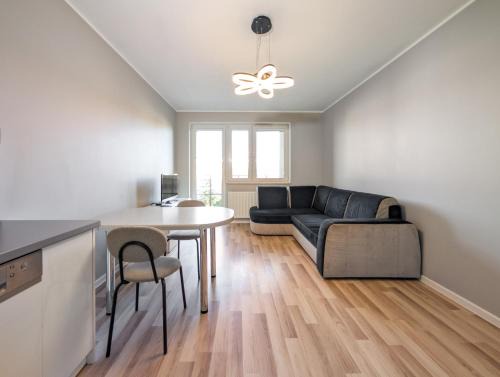 Stare Miasto Apartment | Szczepin Homely Apartment by BookingHost
