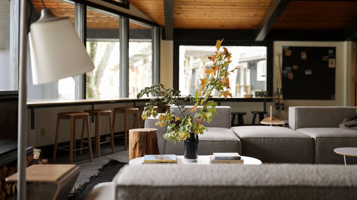 Stowe Area Hotel | Tälta Lodge, A Bluebird by Lark