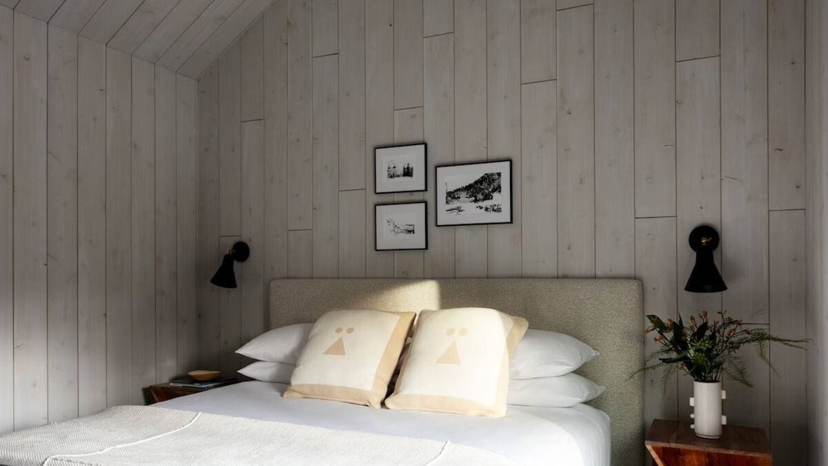 Stowe Area Hotel | Tälta Lodge, a Bluebird by Lark | Stuga - Queen | Near Stowe Golf Course