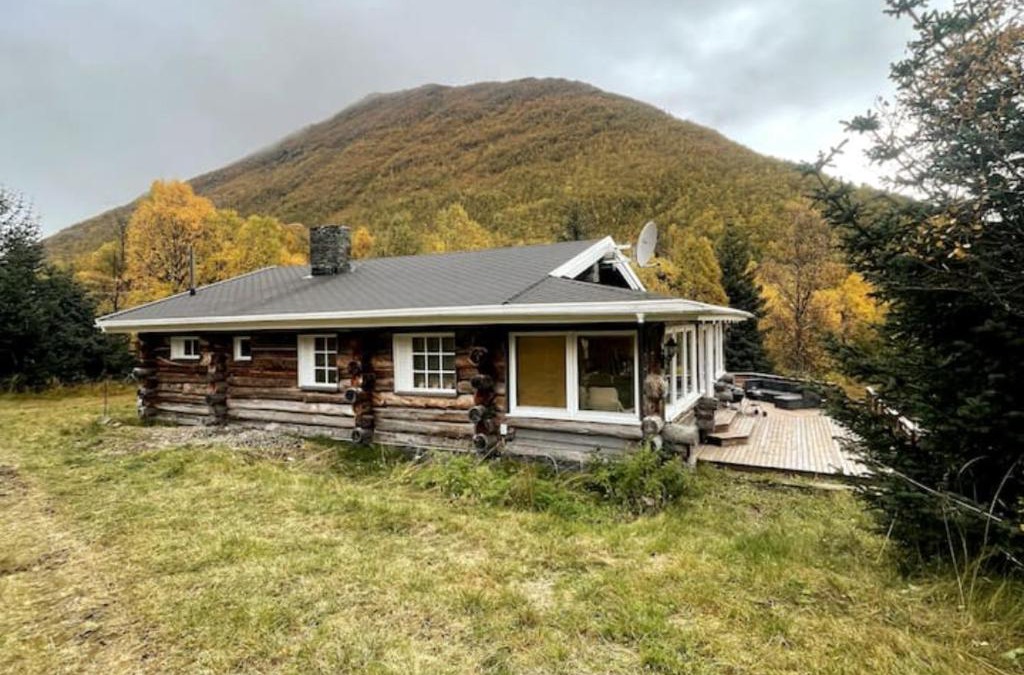 Karlsy House | Tømmerhytte med Badstue