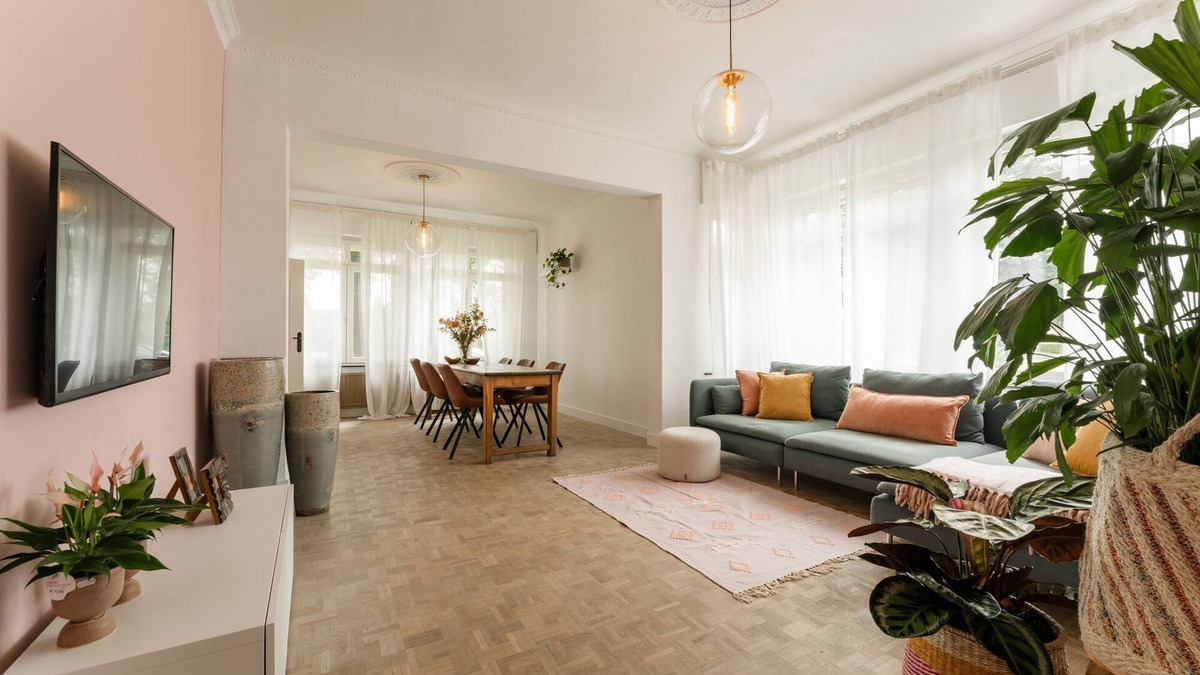 Kinrooi House | T Hovenshuis is een Sfeervolle Ingerichte Woning met Tuin op 1km van de Maas