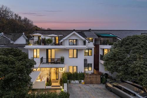 Xihu House | T innn - West Lake - Yueshang Yunshe Homestay - Hangzhou Taiziwan Park Branch