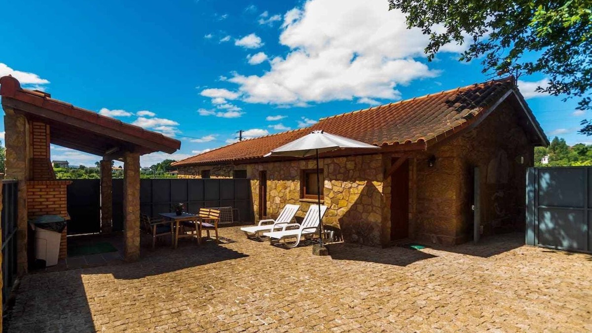 Codecoso House | T1 holiday home with barbecue, 1.5 km from the Public Discovery Pool