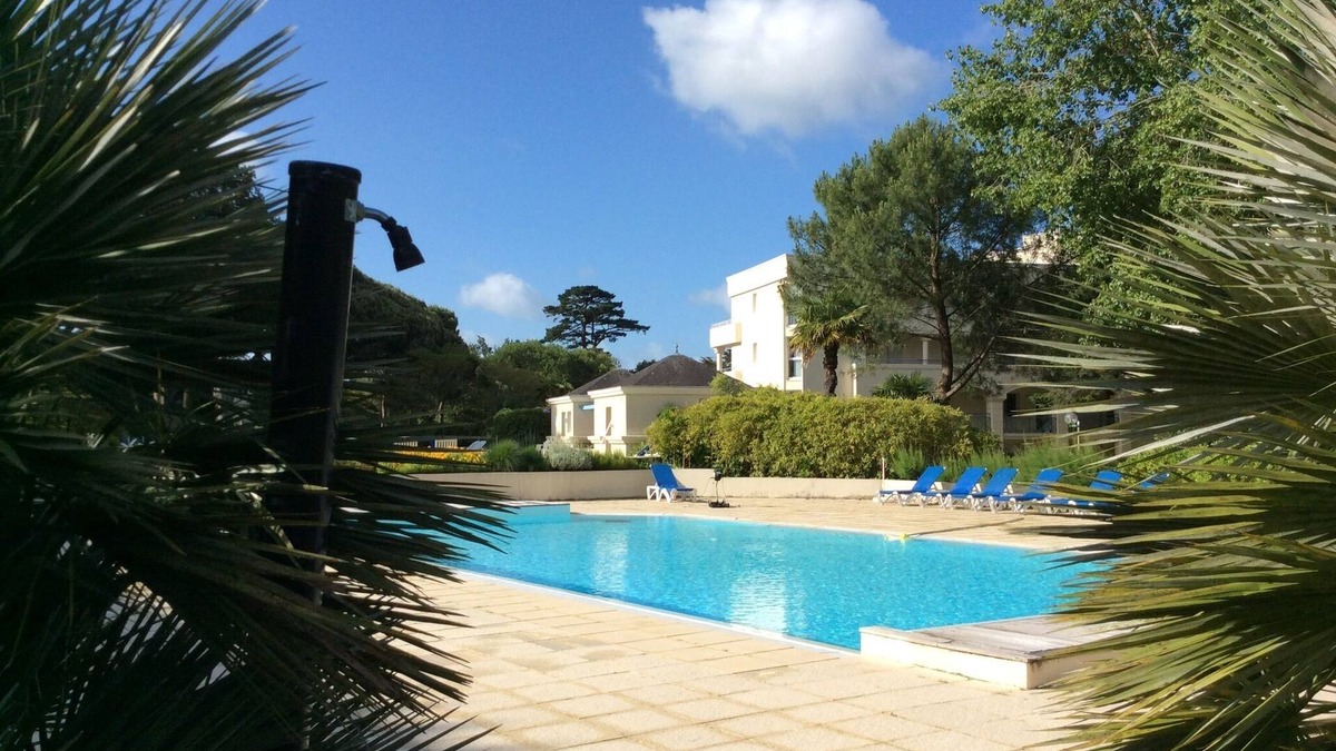 La Baule-Escoublac Apartment | T1bis in a wonderful park with pools near beach