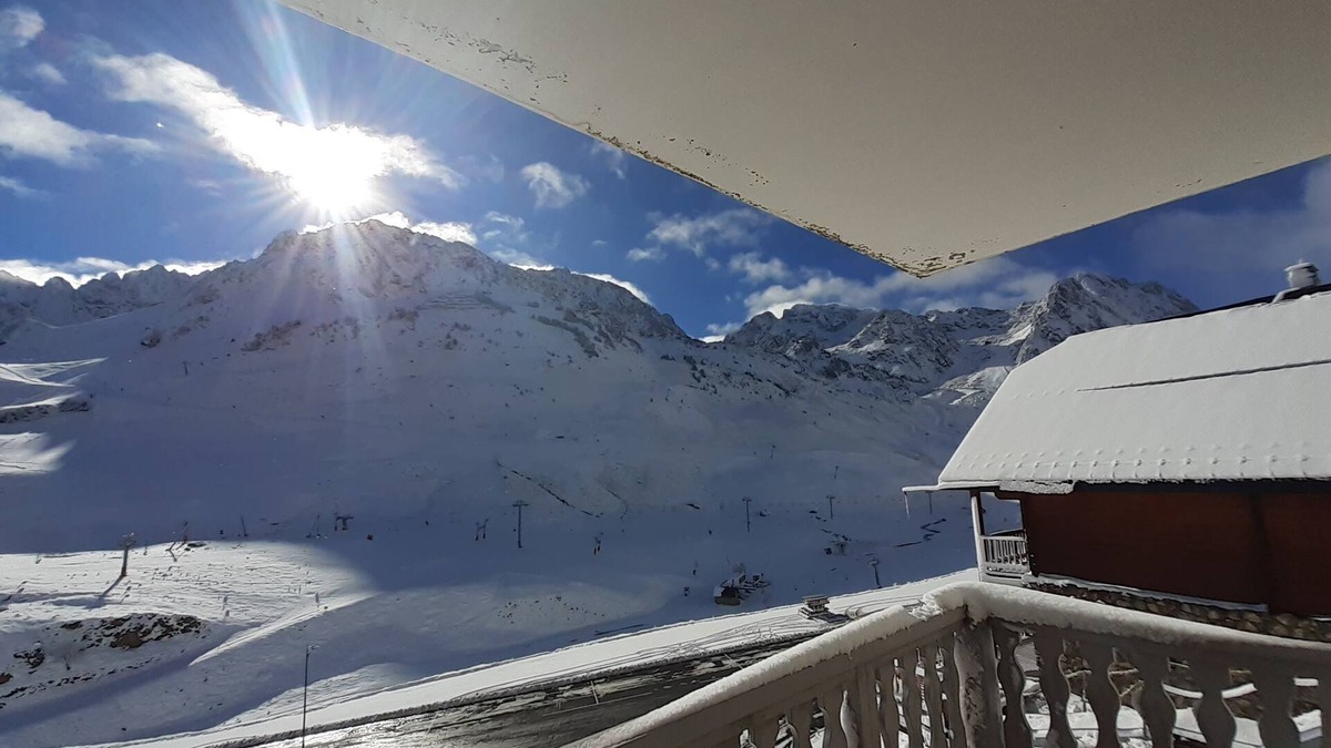La Mongie Apartment | T2 apartment with separate bedroom. Swimming pool, gym, billiards.
