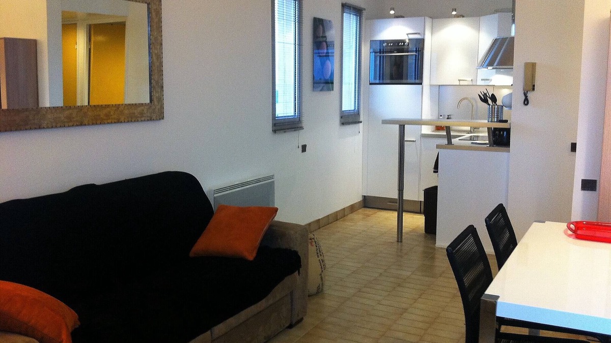 Palavas-les-Flots Apartment | T2 apartment on beach, first line sea - standing- prox. Montpellier