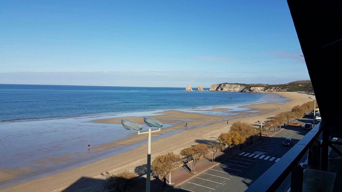 Hendaye Apartment | T2 apartment sea view at 180 ° 1st seafront line with firm parking/wifi