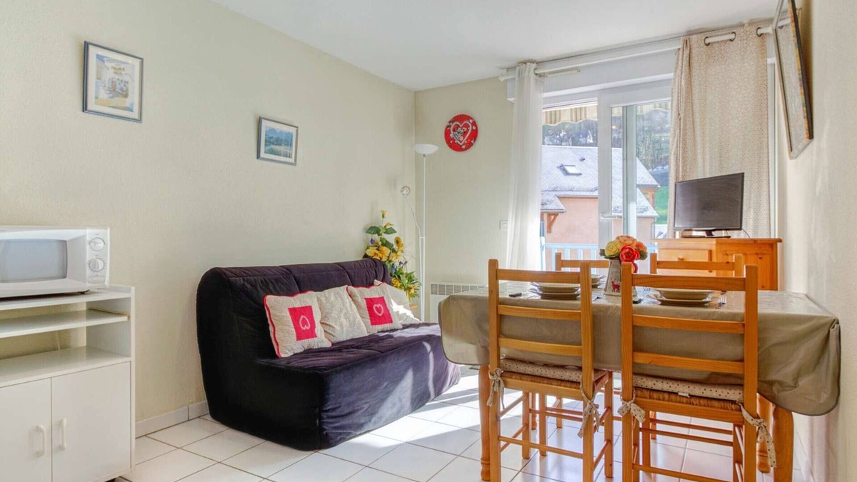 Luz-Saint-Sauveur Apartment | T2 cabin 6 people in Luz, quiet, parking, pets allowed