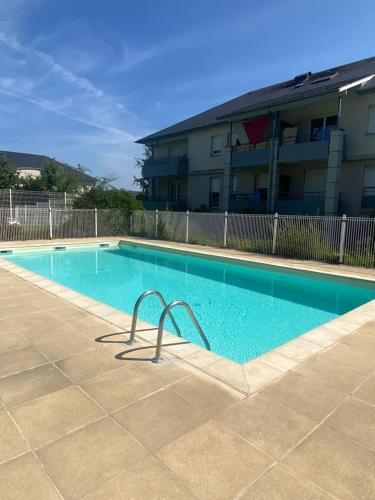 Onet-le-Chateau Apartment | T2 en résidence avec piscine commune