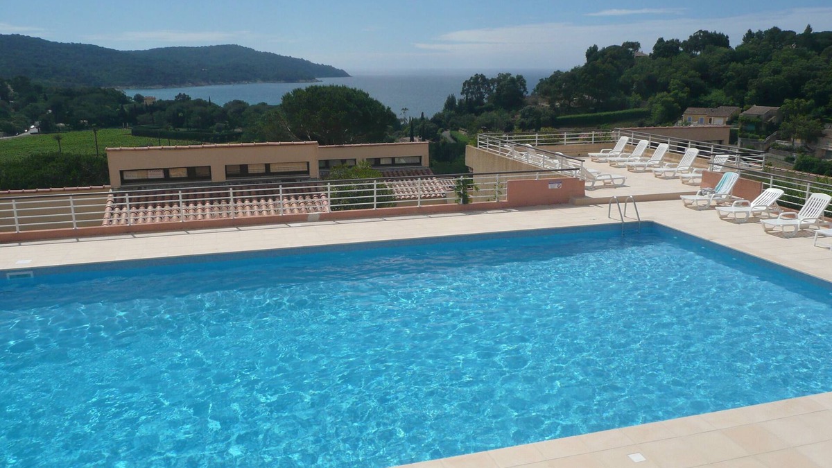 La Croix-Valmer Apartment | T2 idyllic peninsula of St. Tropez: sun, sea views, beaches and coves on foot.