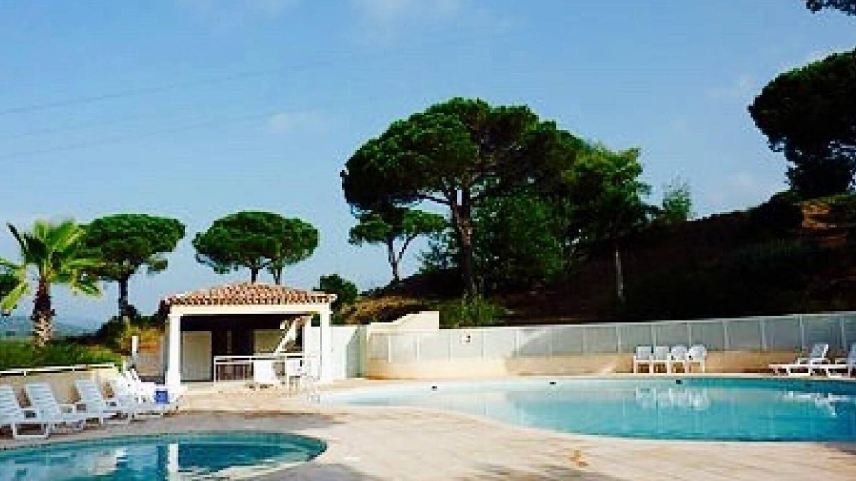 Sainte-Maxime Apartment | T2 of 43m2, air-conditioned, internet, terrace full south without staircase