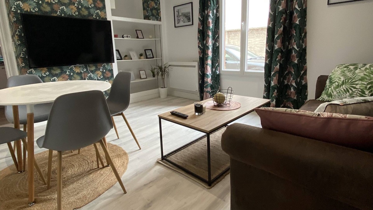 Saint-Julien-les-Villas Condo | T2 quiet area